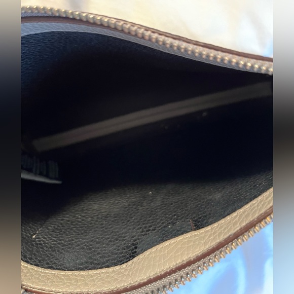 Ralph Lauren 👜 purse, gray pebbled leather with adjustable over shoulder strap - Picture 8 of 9